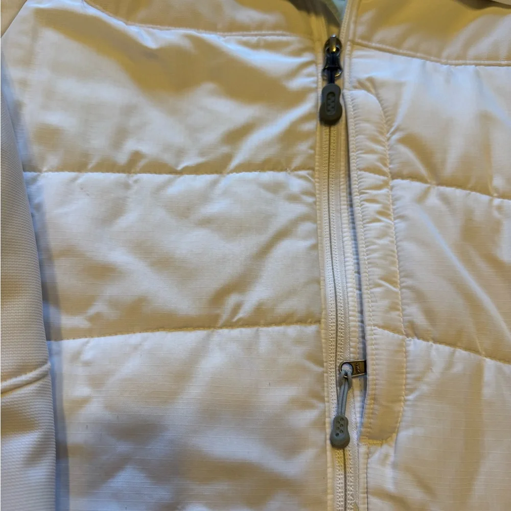 Women’s Patagonia White Winter Jacket - Picture 3 of 10
